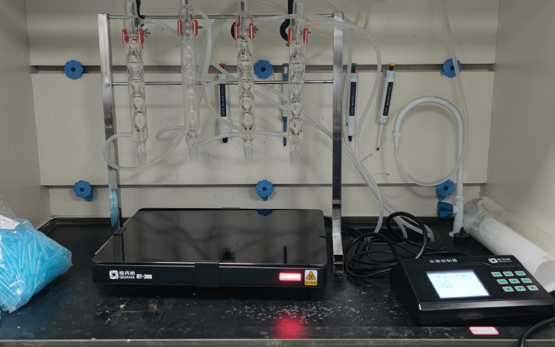 陶瓷加熱板與市面上普通加熱板的防腐對比