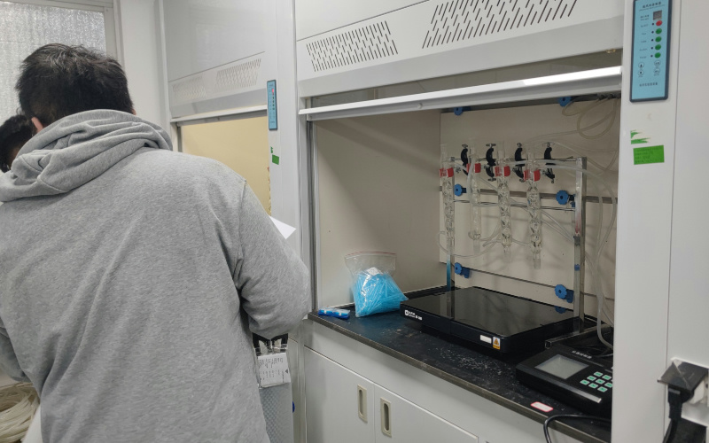 格丹納實驗電熱板的防腐設(shè)計與功能解析